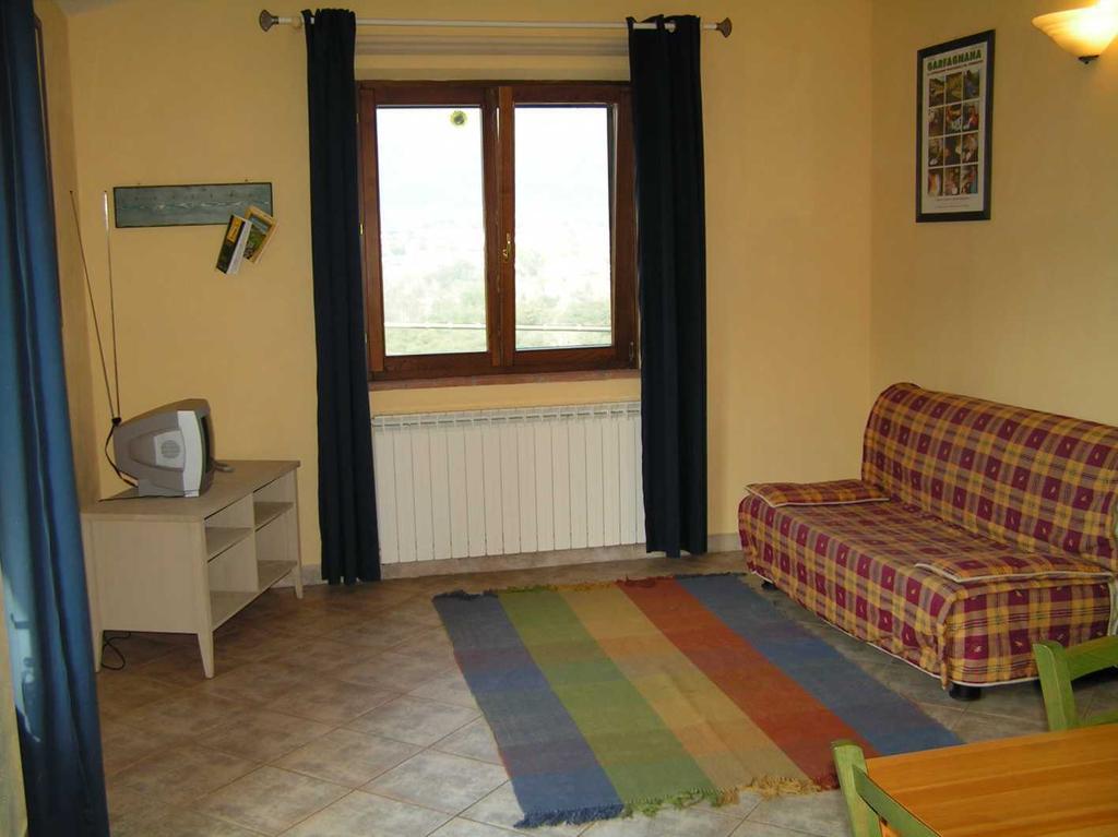Agriturismo La Palazzina Βίλα Castelnuovo di Garfagnana Δωμάτιο φωτογραφία
